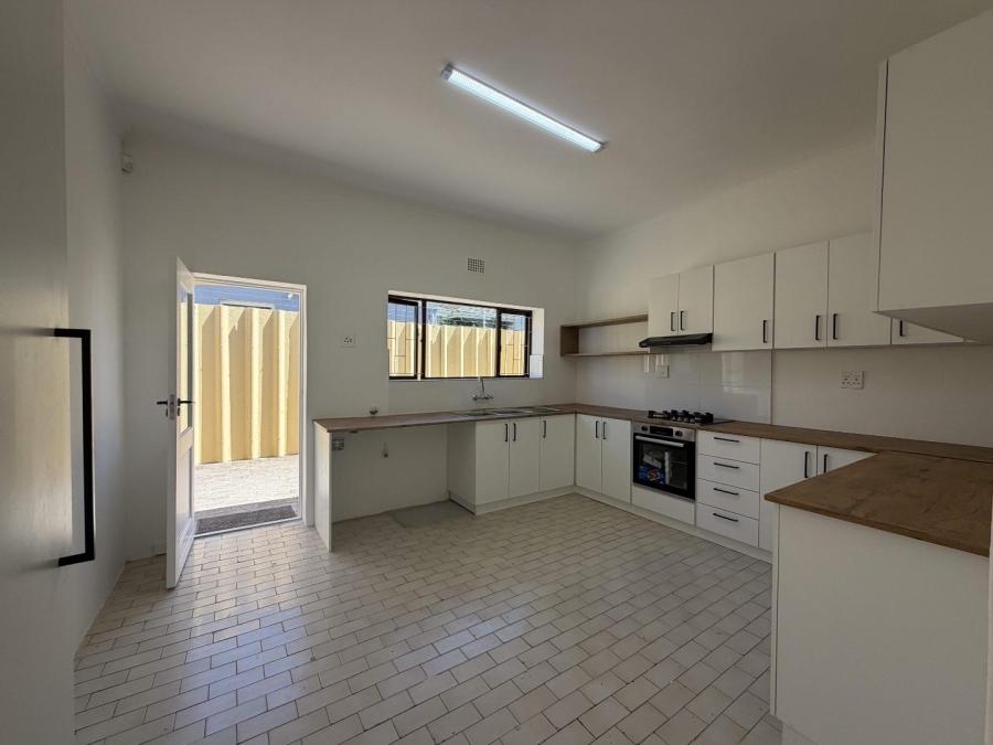To Let 4 Bedroom Property for Rent in Rondebosch Village Western Cape